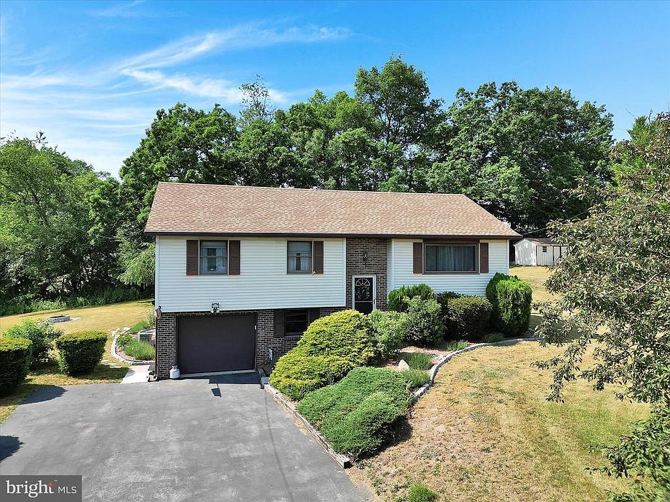 1st image of 1740 Running Deer Dr