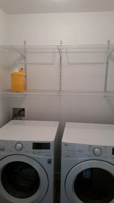 NEW Vineyard townhouse: private FEMALE room & bath — Photo 3