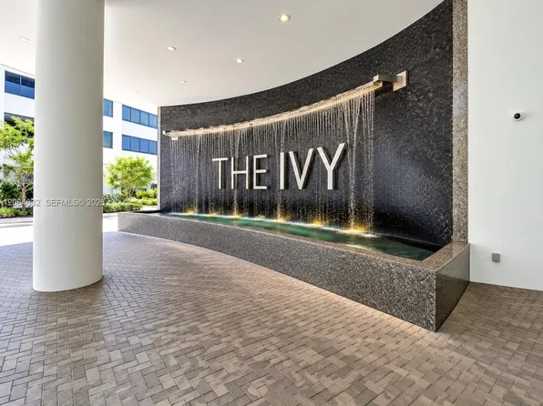 90 SW 3rd St APT 1403, Miami, FL 33130