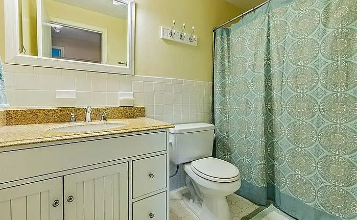 Full Bath1