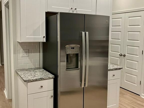 New refrigerator with water and icemaker