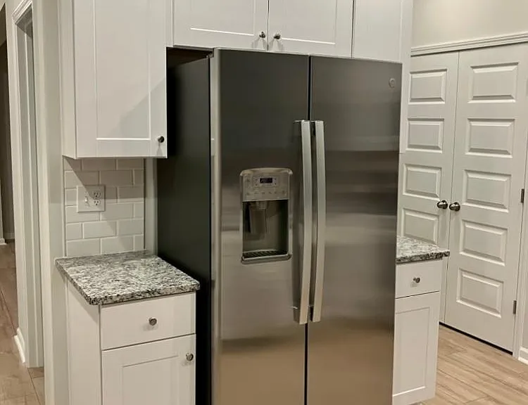 New refrigerator with water and icemaker