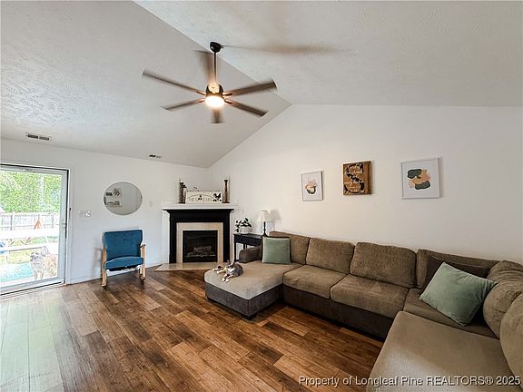 3rd image of 268 White Pine Dr
