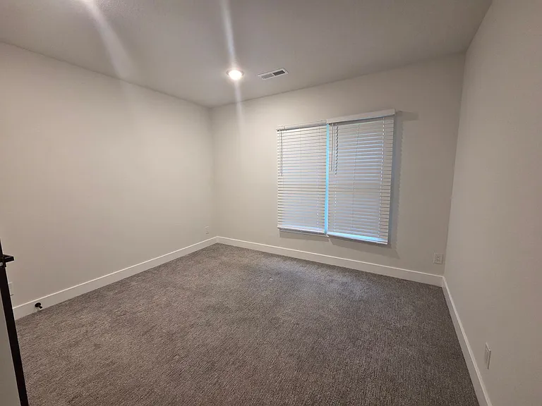 2301 Grant Ln — Photo 53