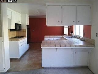 2nd image of 26 Rialto Dr