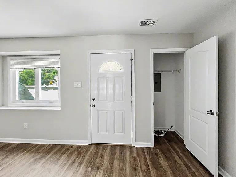 514-536 Crooked Ln — Photo 20