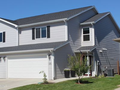 718 Hillcrest Dr SE, Mandan, ND, 58554