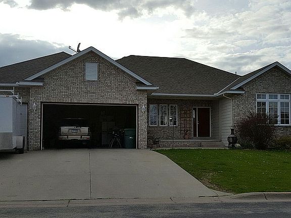 3rd image of 1403 Singing Hills Dr SE