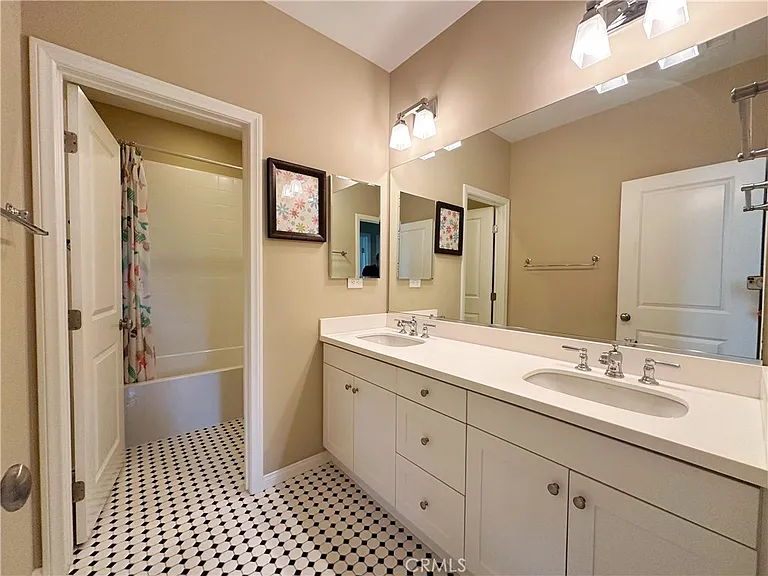 65 Elmdale — Photo 23