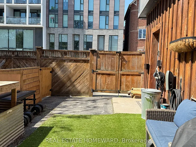 147 Boston Ave — Photo 17