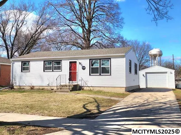 936 14th St SE, Mason City, IA 50401