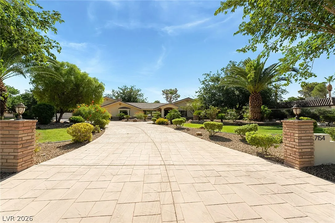 3 bed, 3.5 bath, 4008 sqft, $6,555 — Photo 1
