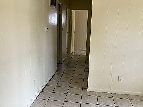 2nd image of 1421 Graystone Dr
