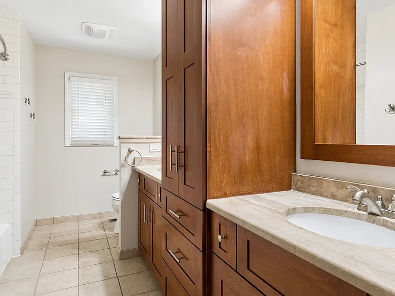 2408 Newport Dr — Photo 10