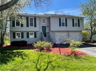 409 Countess Dr, West Henrietta, NY 14586