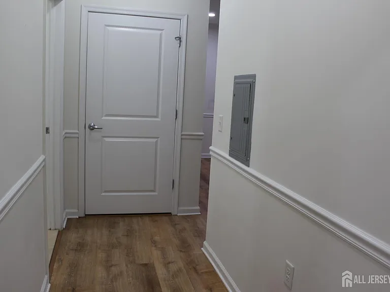 611 Doral Ct — Photo 9