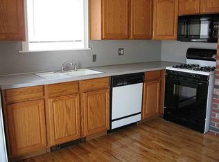 40 Tweed St, Cranston, RI 02920