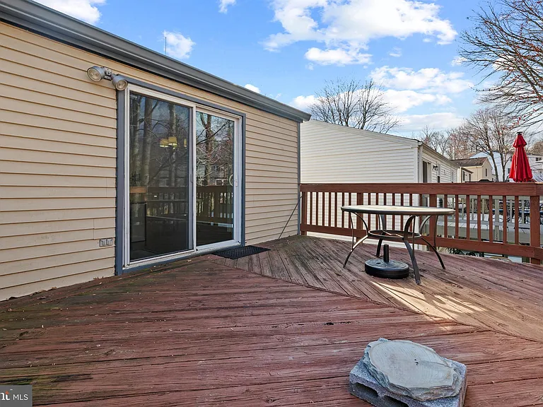 8469 Rippled Creek Ct — Photo 30