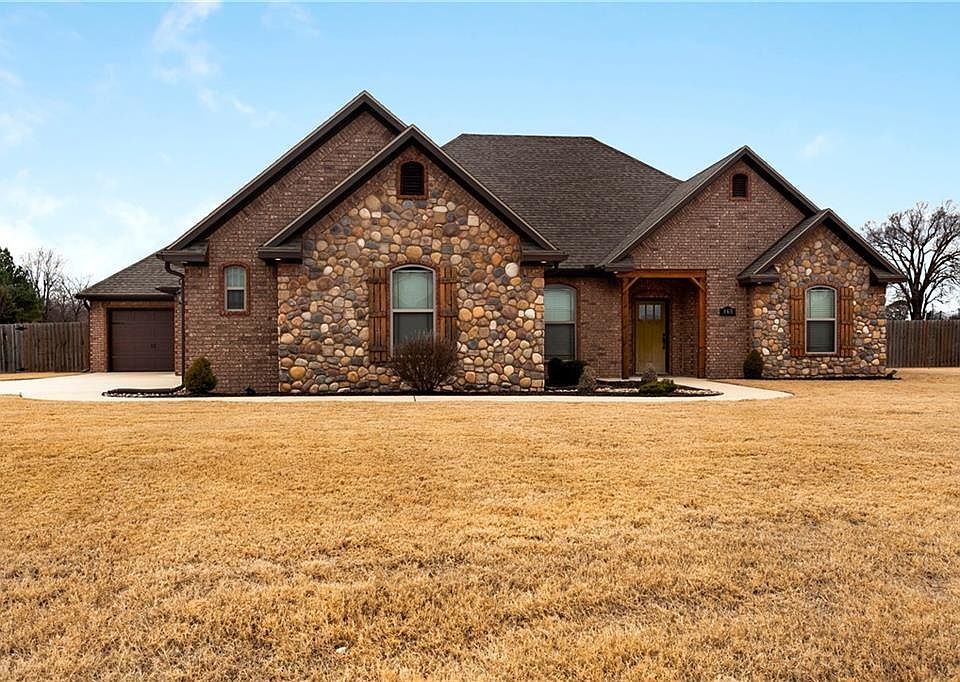 1st image of 465 Waterfalls Dr