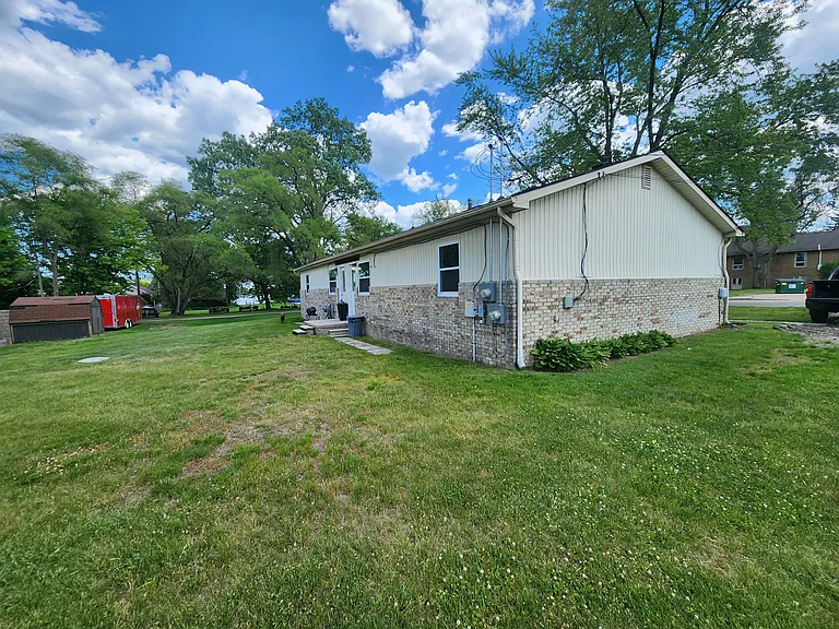 8139 Grand River Rd #2 — Photo 38