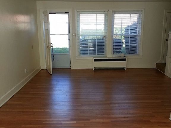 5th image of 147 W Grattan St