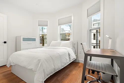 90 Forbes St Photo 1