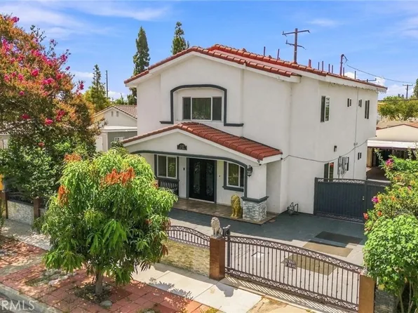 12122 207th St, Lakewood, CA 90715