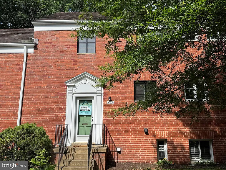 1553 Mount Eagle Pl — Photo 1