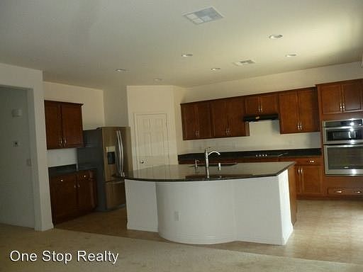 4th image of 9271 Martel Ave