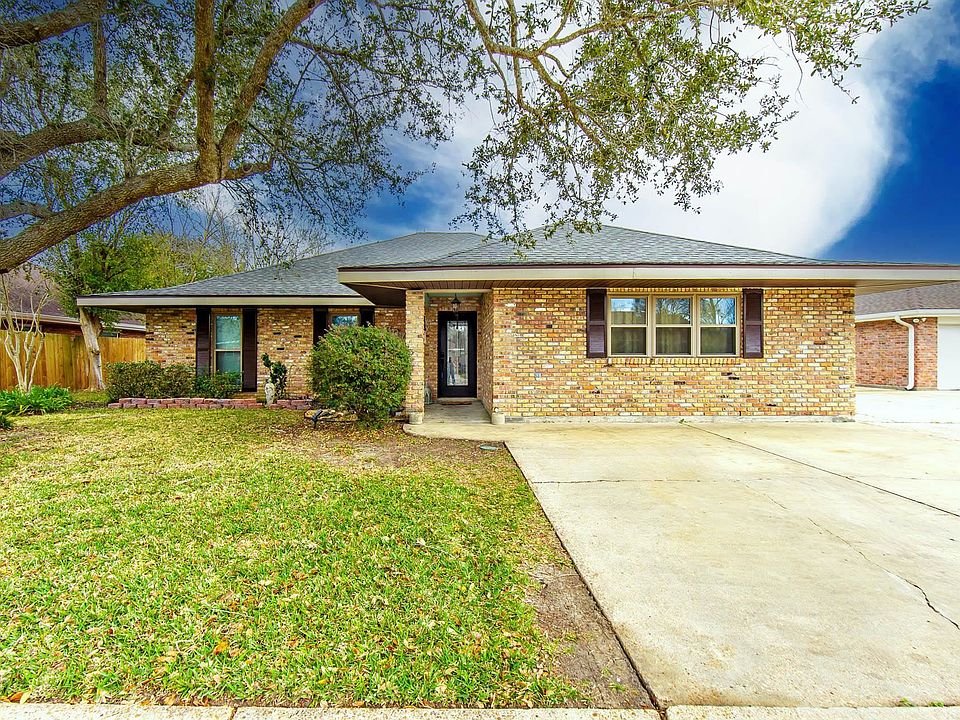 1st image of 307 Wayside Dr
