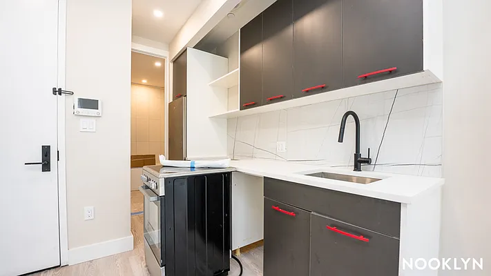 Rented by Nooklyn NYC LLC | media 18