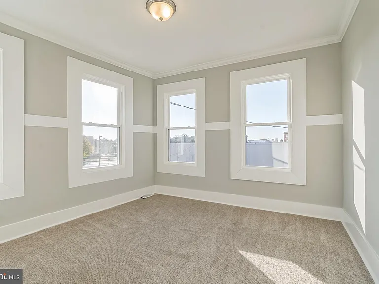 1243 E Lanvale St — Photo 26