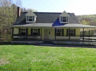 735 Chestnut Hill Rd, Cambridge, NY 12816
