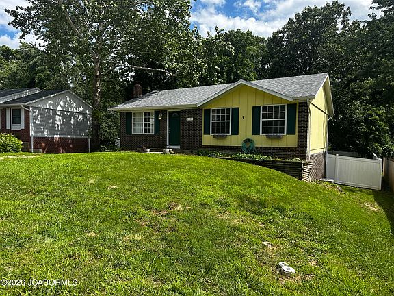 2nd image of 1335 Grandview Dr
