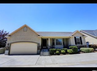 1363 Avalon Dr, Springville, UT 84663