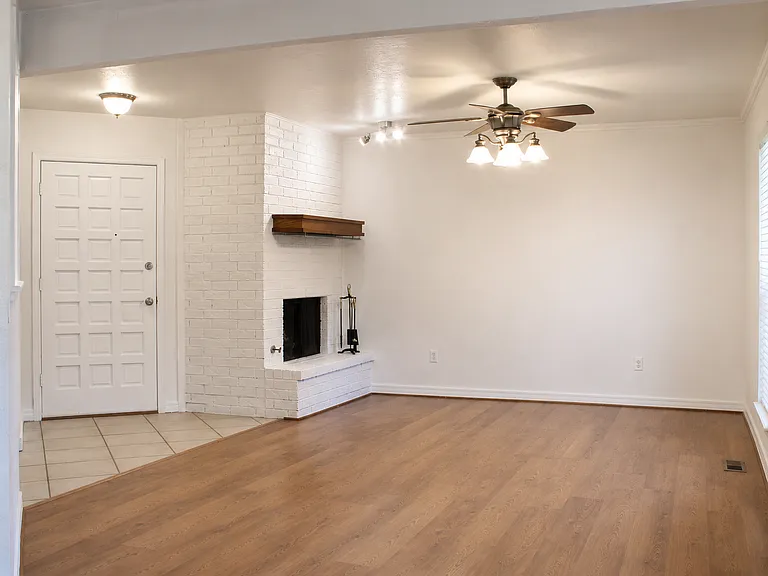 1724 Lionsgate Cir — Photo 3