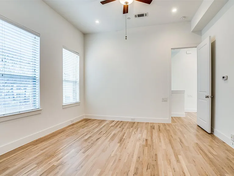 5017 Manett St #103 — Photo 11
