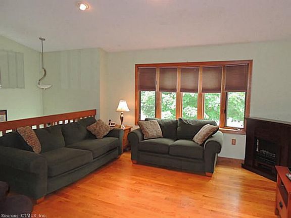 5th image of 46 Buena Vista Dr