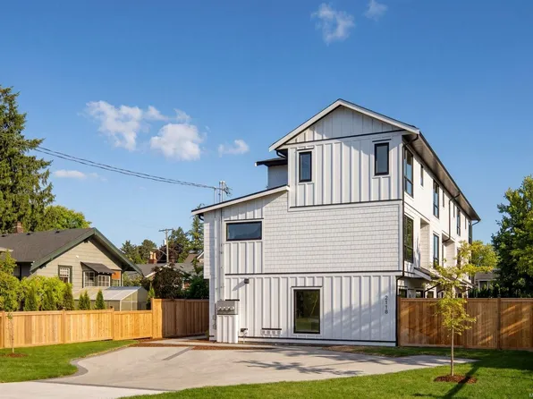 2118 Pentland Rd #4, Oak Bay, BC V8S 2W4
