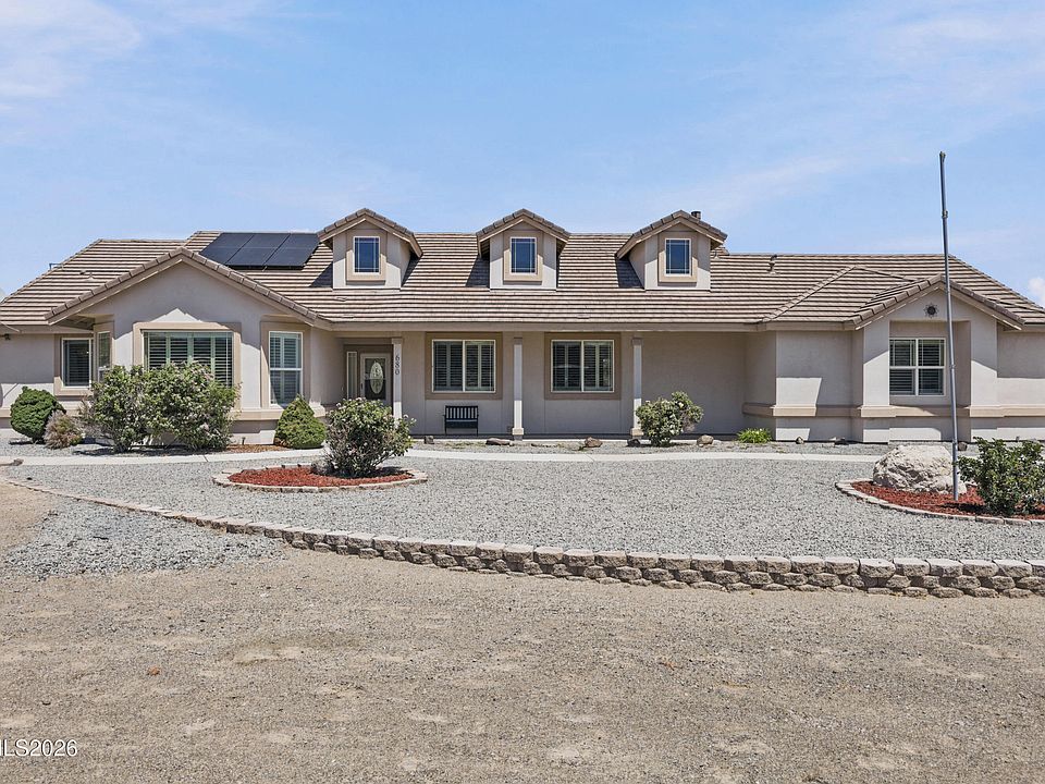 1st image of 680 Buckskin Dr