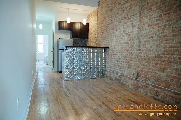 Rented by aptsandlofts.com | media 17