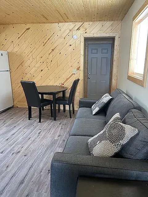 1 bed, 400 sqft, $630 — Photo 2