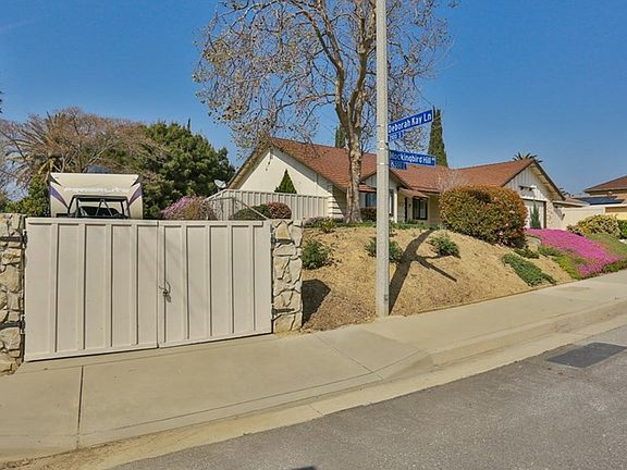 3rd image of 15307 Mockingbird Hill Dr