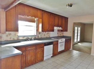 140 Cameron Dr, Gretna, LA 70056
