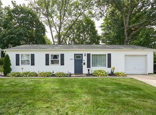 2180 E Santom Rd, Stow, OH 44224