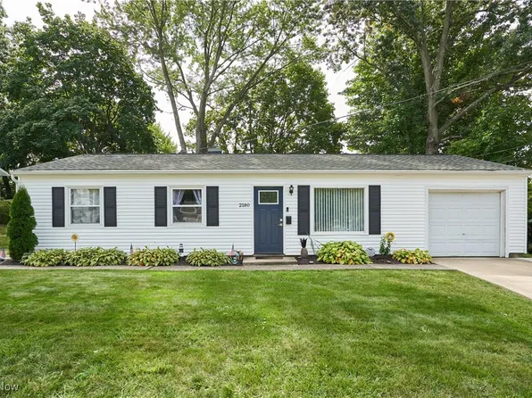 2180 E Santom Rd, Stow, OH 44224