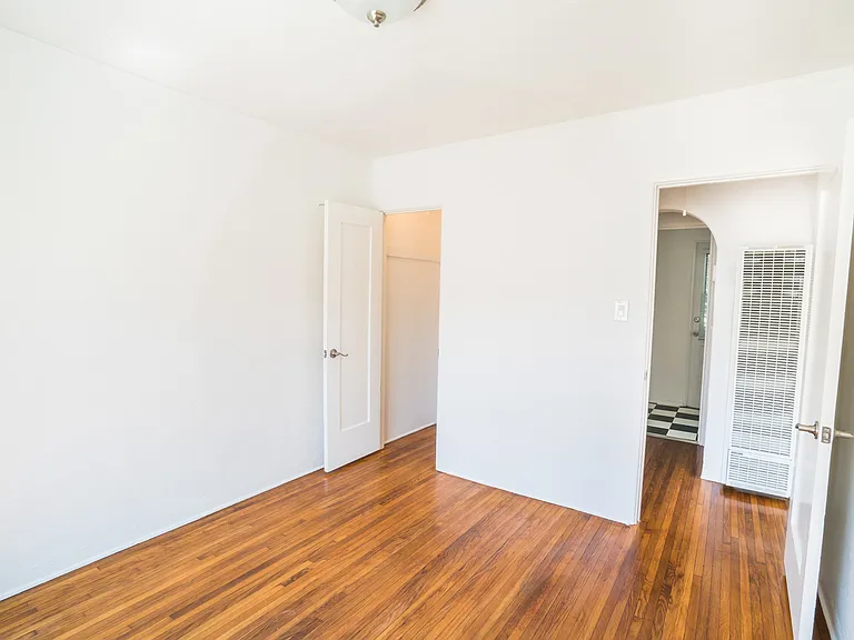 818 Grant St — Photo 10