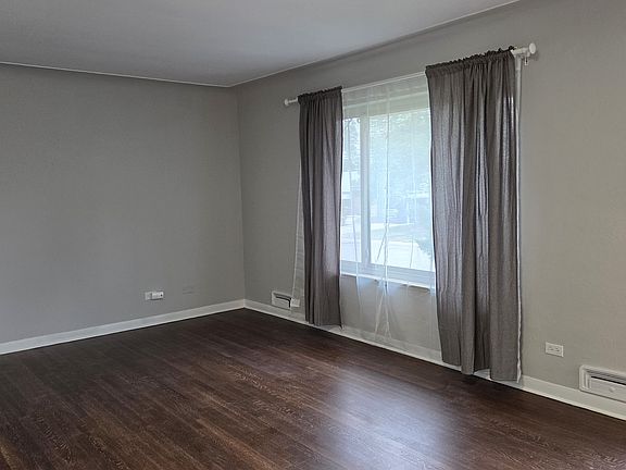 4th image of 2131 S Yates St