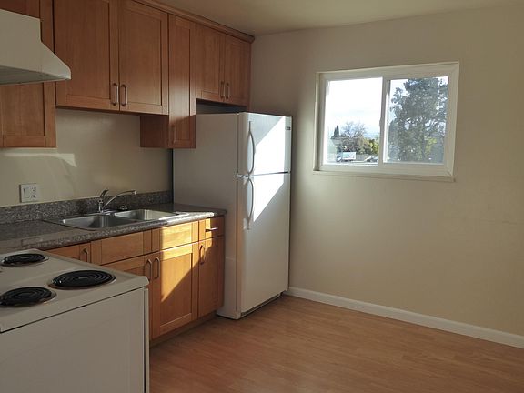 3rd image of 1325 San Tomas Aquino Pkwy APT 3