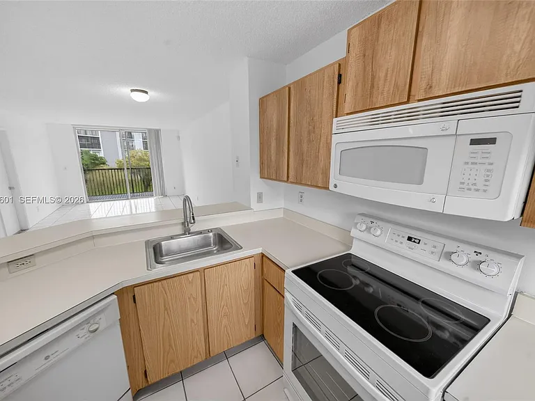 8750 N Sherman Cir #305 — Photo 44